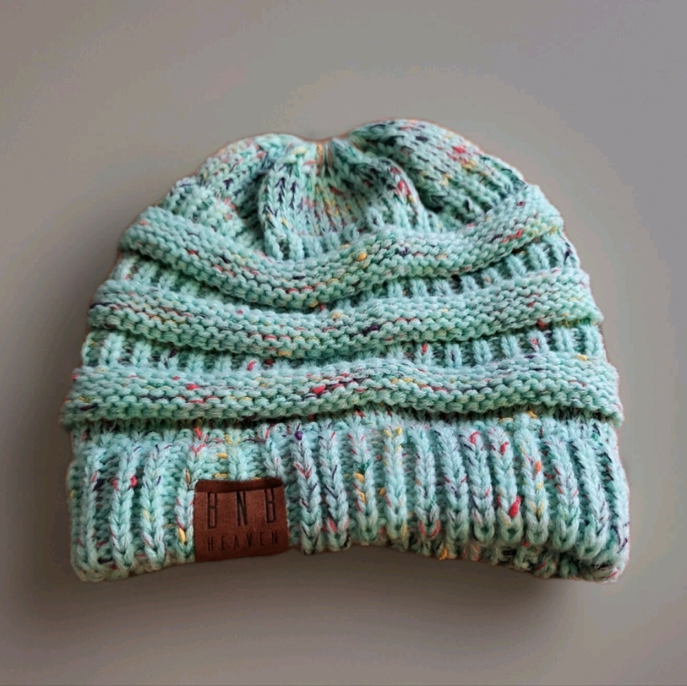 Women's' Green Confetti Knit Beanie With Ponytail Hole BNB Heaven Speckled OSFM
